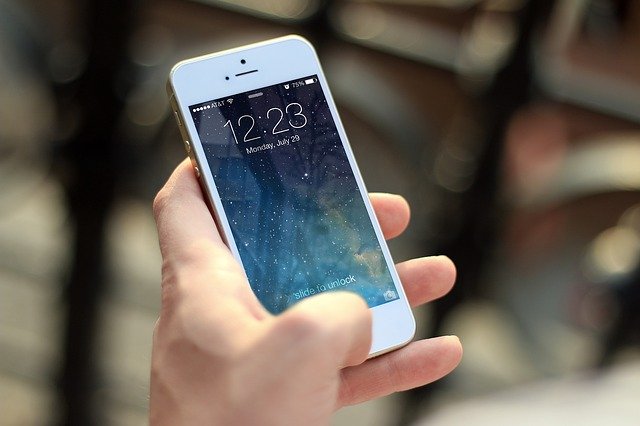 smartphone v ruce
